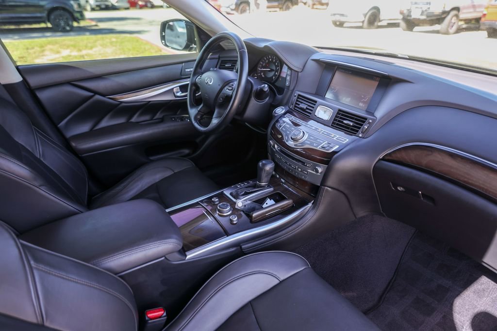 Used 2016 INFINITI Q70 L 3.7 w/ Deluxe Touring Package image 32