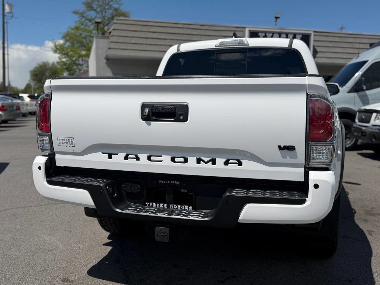 Used 2020 Toyota Tacoma TRD Off-Road w/ Technology Package AWD/4WD image 27