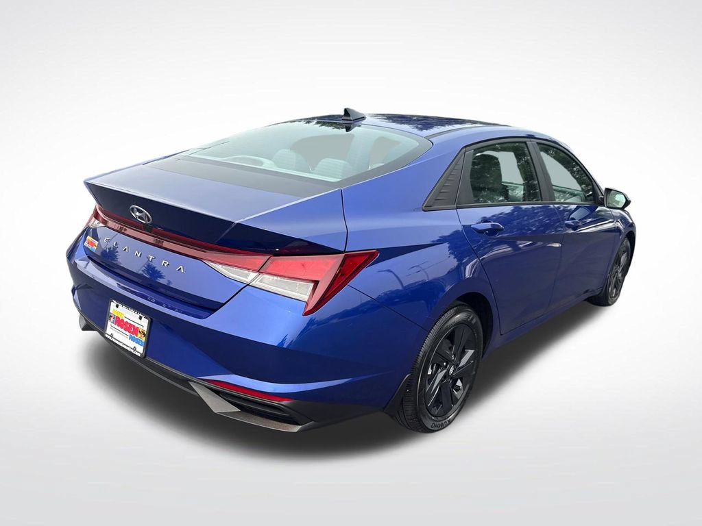 Certified 2023 Hyundai Elantra SEL FWD image 5