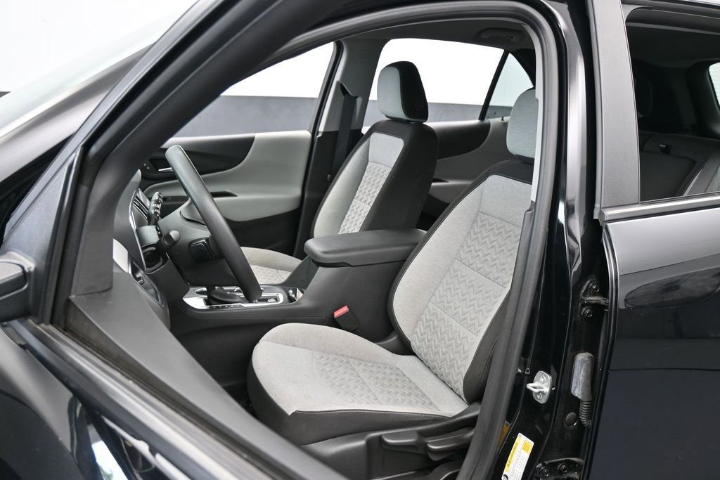 Used 2023 Chevrolet Equinox LS FWD image 10