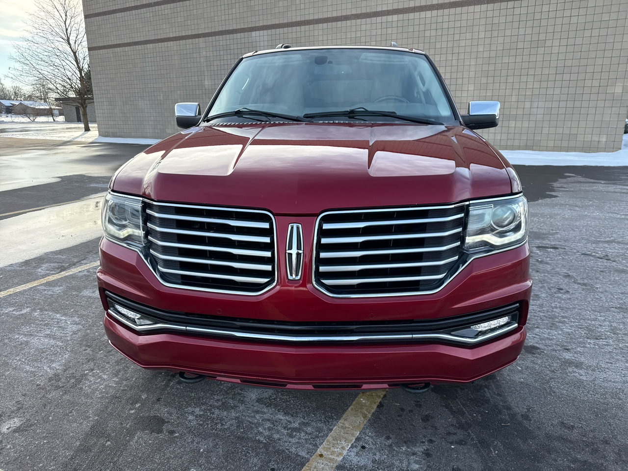 Used 2017 Lincoln Navigator Select image 2