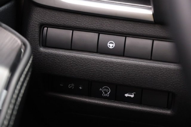 Certified 2025 Nissan Rogue SV AWD/4WD image 22