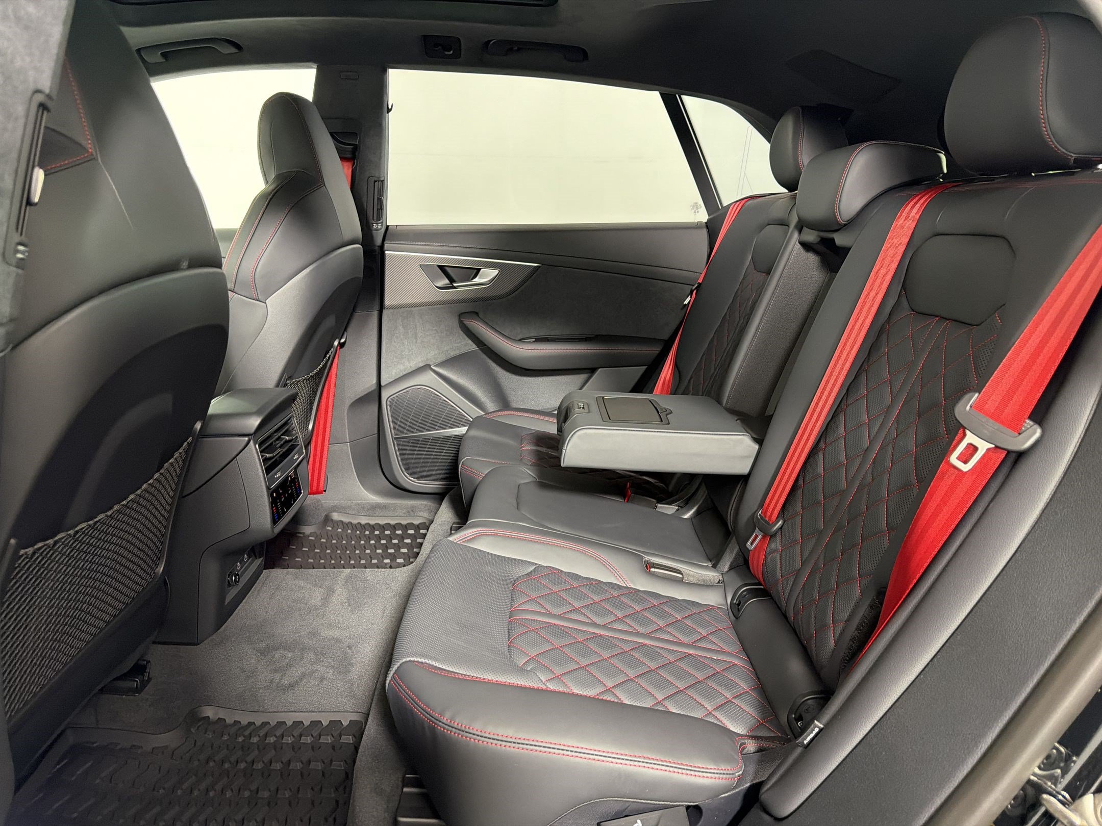 New 2026 Audi SQ8 Prestige AWD/4WD image 23