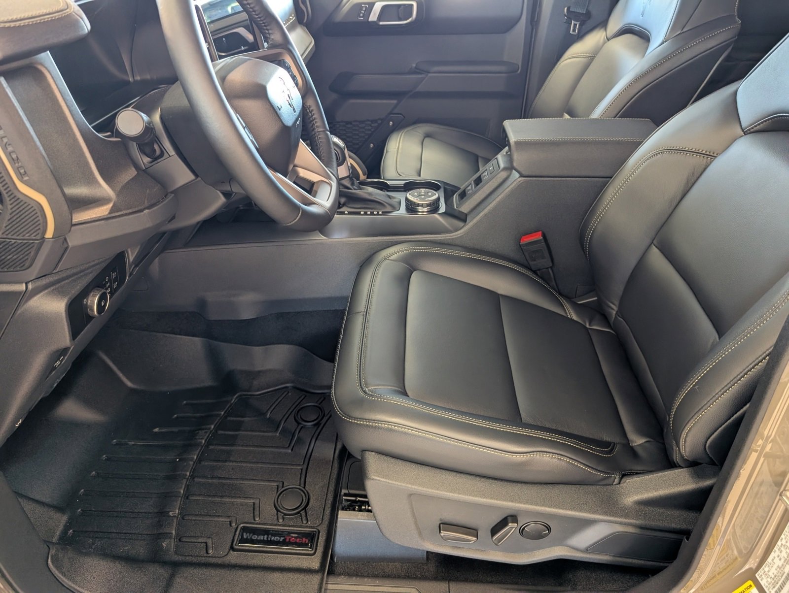 New 2025 Ford Bronco Badlands image 12