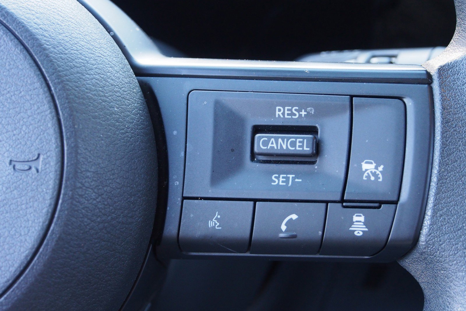 Used 2025 Nissan Kicks SV image 22