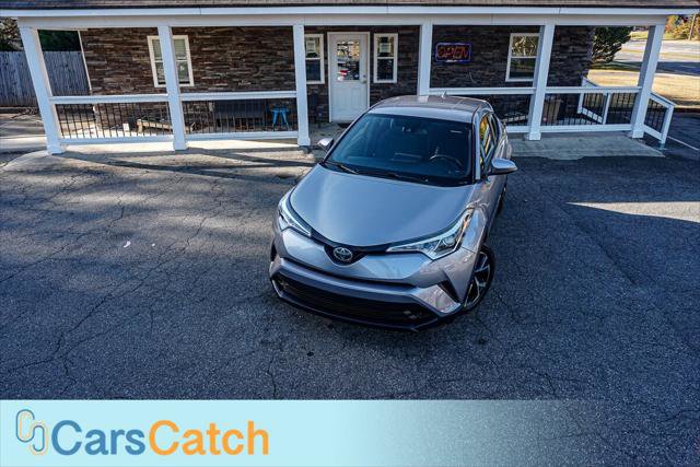Used 2018 Toyota C-HR XLE image 3