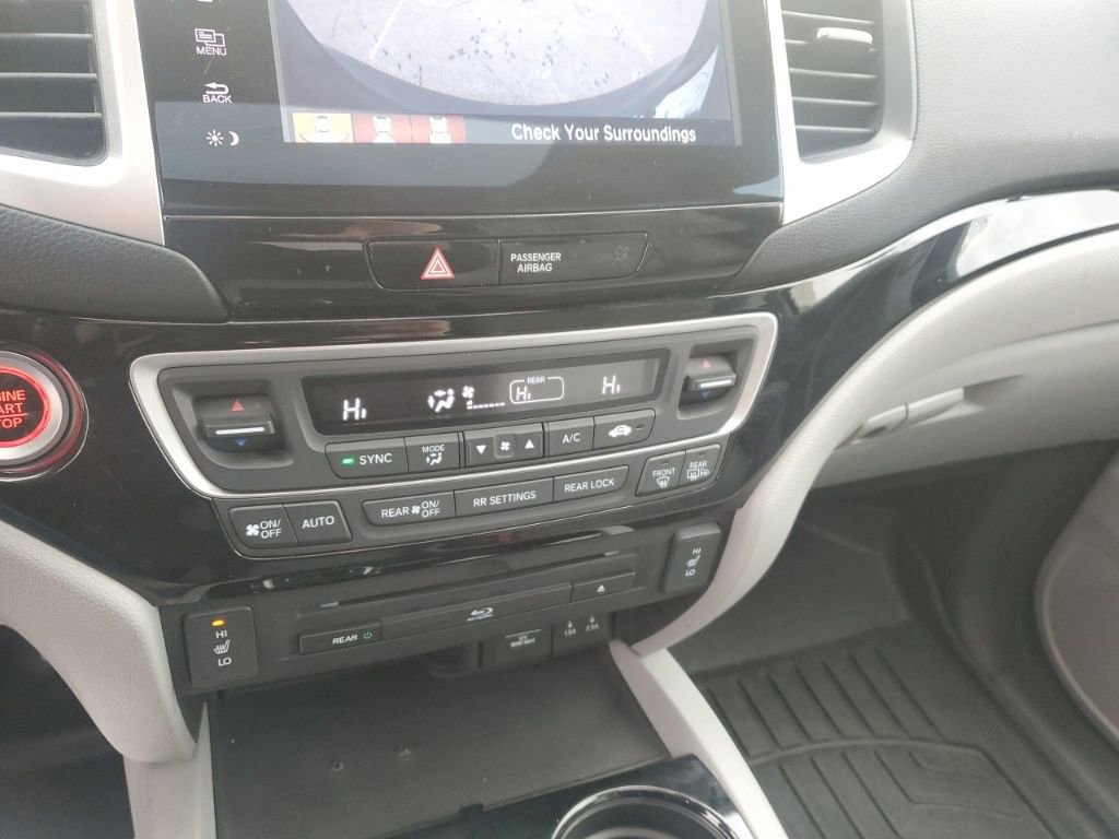 Used 2016 Honda Pilot Touring image 19