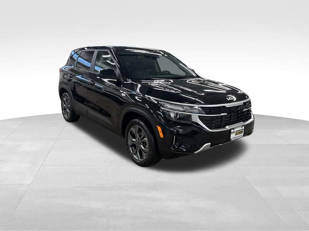 Used 2024 Kia Seltos LX AWD/4WD image 8