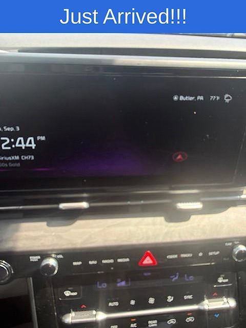 Used 2024 Kia Carnival EX FWD image 19