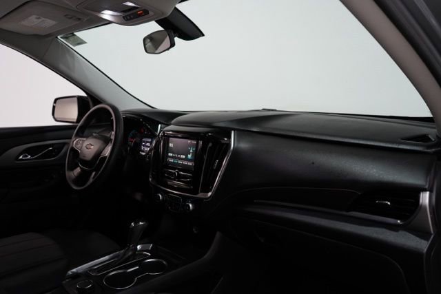 Used 2018 Chevrolet Traverse LS image 17