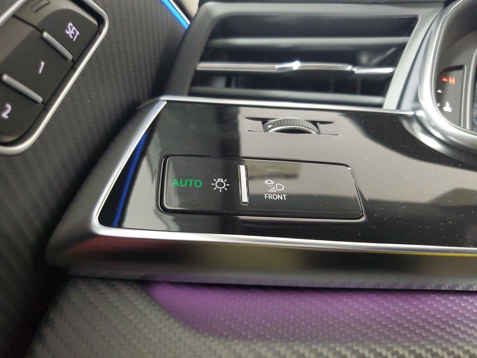 New 2026 Audi SQ8 Prestige AWD/4WD image 35