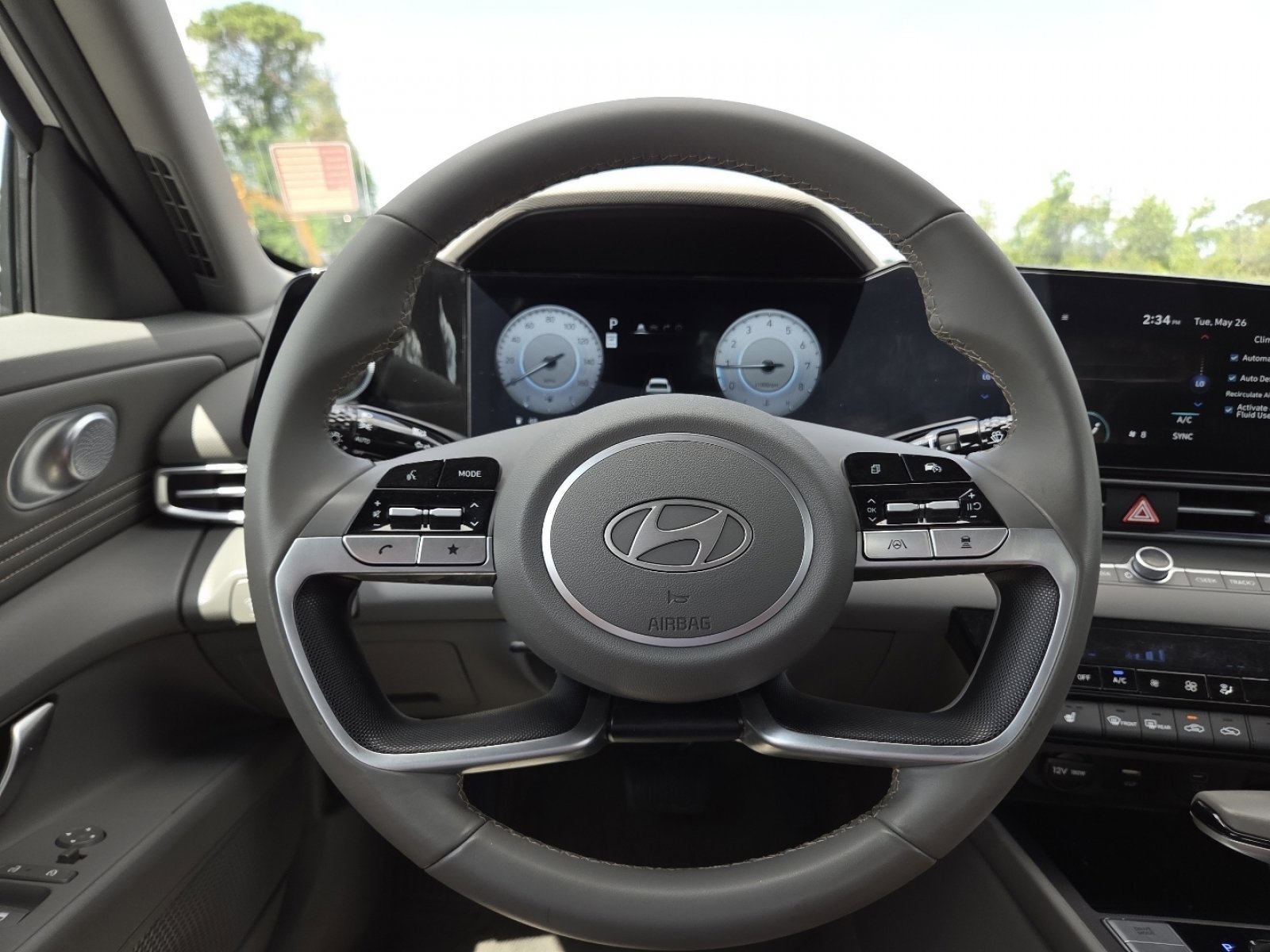 Used 2025 Hyundai Elantra SEL FWD image 28