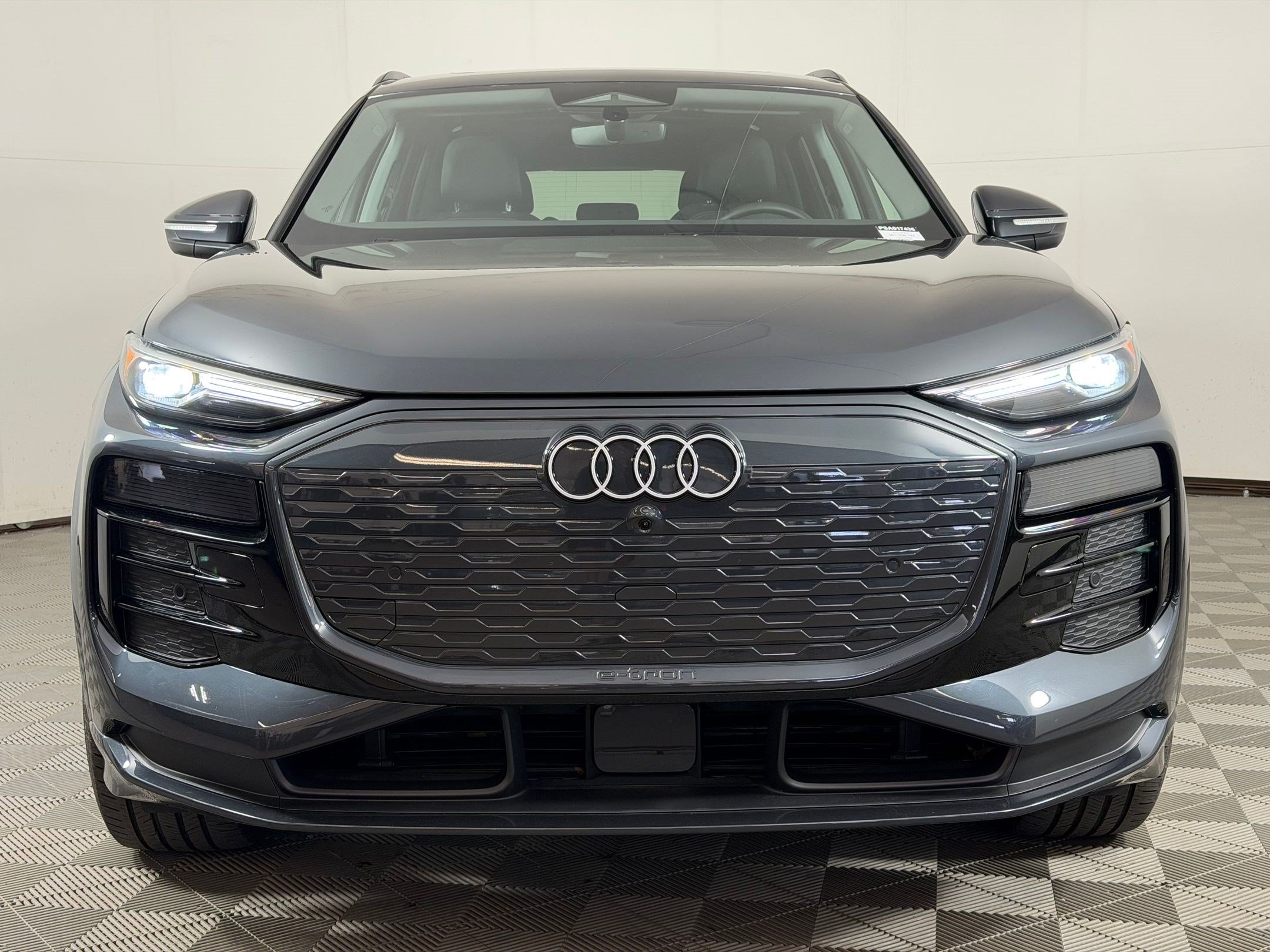 Used 2025 Audi Q6 e-tron Premium w/ Convenience Package RWD image 6