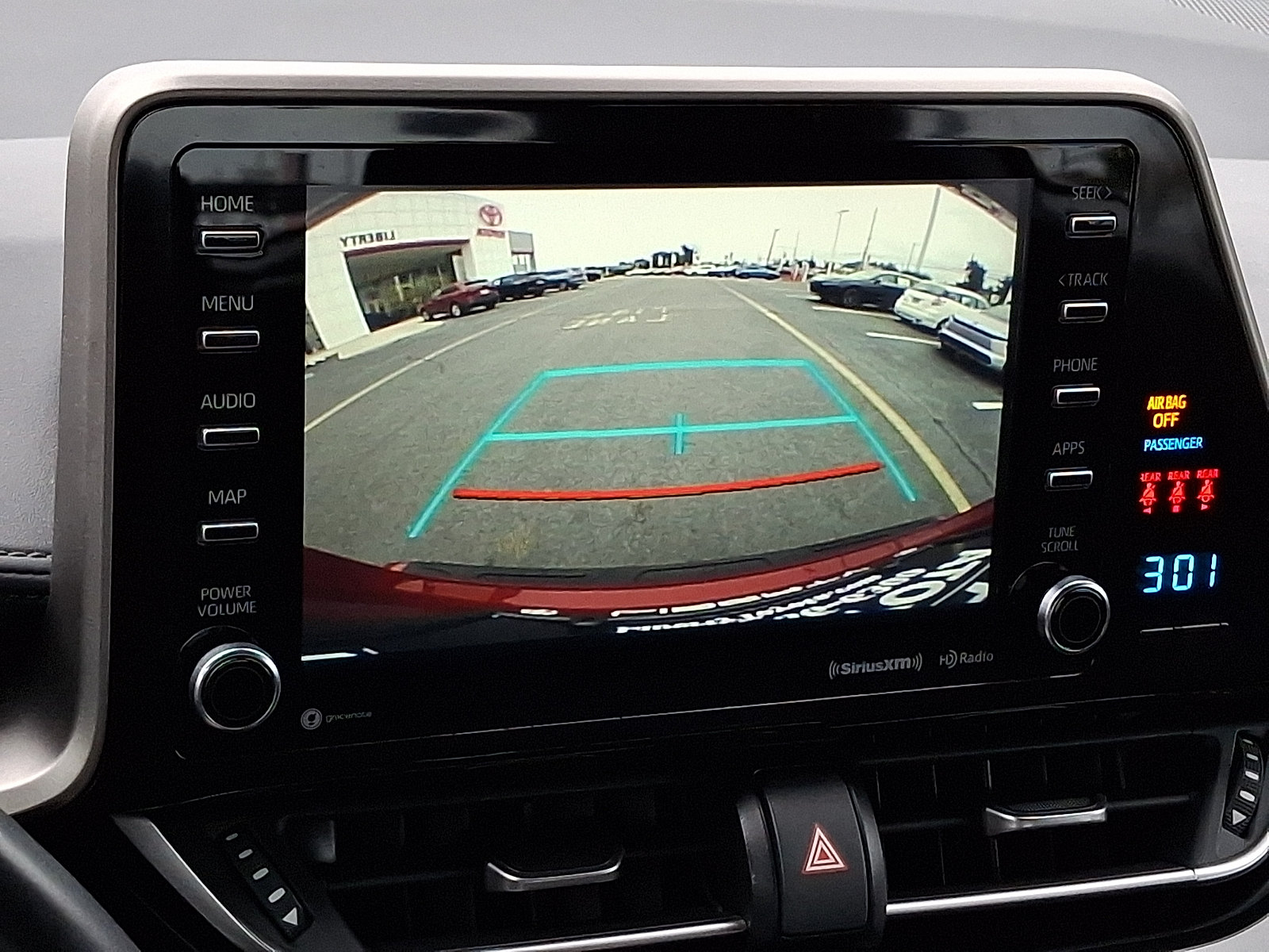 Used 2019 Toyota C-HR XLE FWD image 17