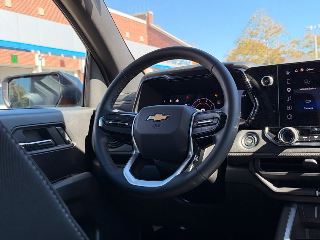 Used 2026 Chevrolet Colorado LT AWD/4WD image 42