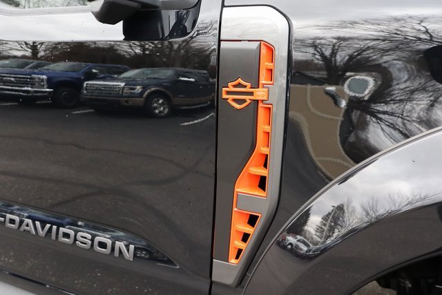 New 2026 Ford F250 Lariat w/ Black Appearance Package image 23