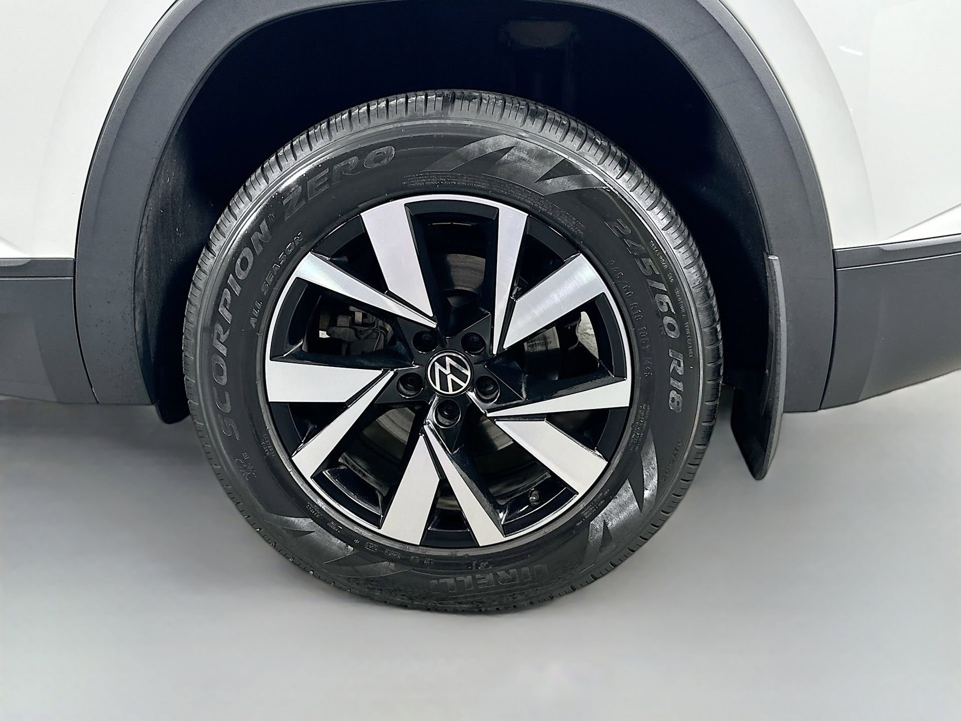 Certified 2021 Volkswagen Atlas Cross Sport SE image 28