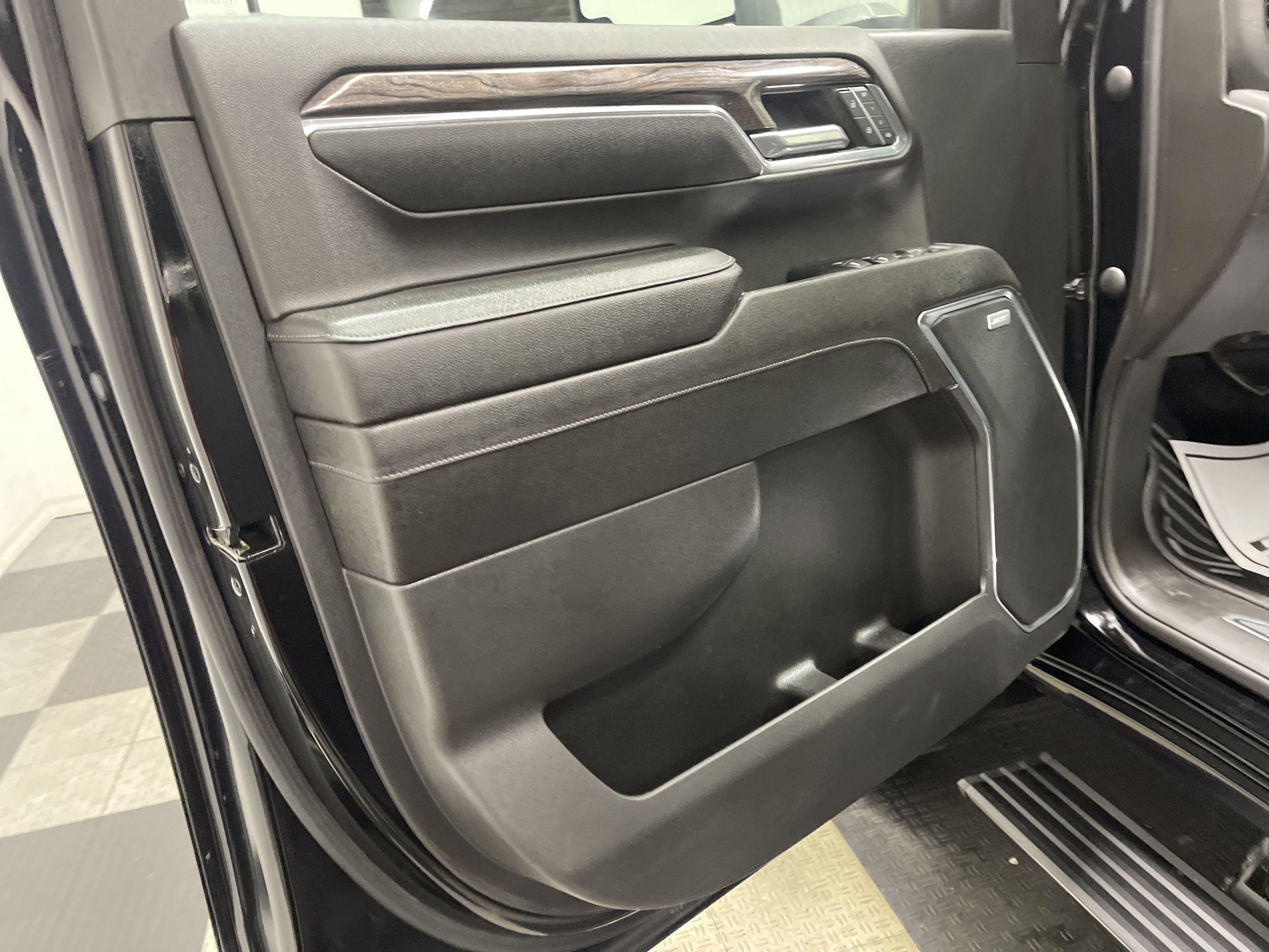 Used 2024 Chevrolet Silverado 3500 LTZ w/ LTZ Premium Package image 10