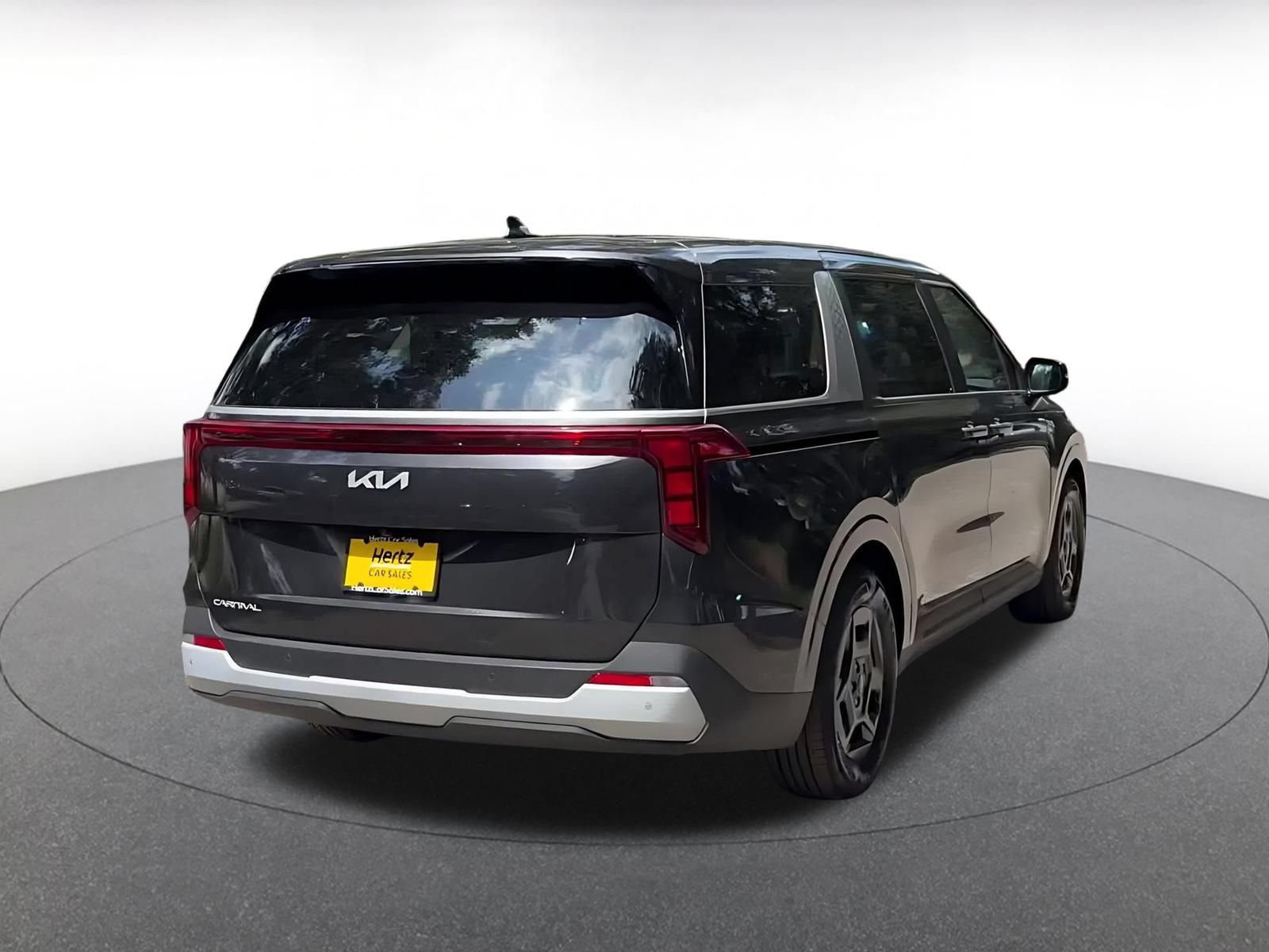Used 2026 Kia Carnival FWD image 14