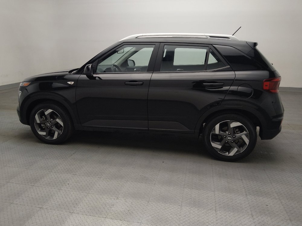 Used 2025 Hyundai Venue SEL FWD image 3