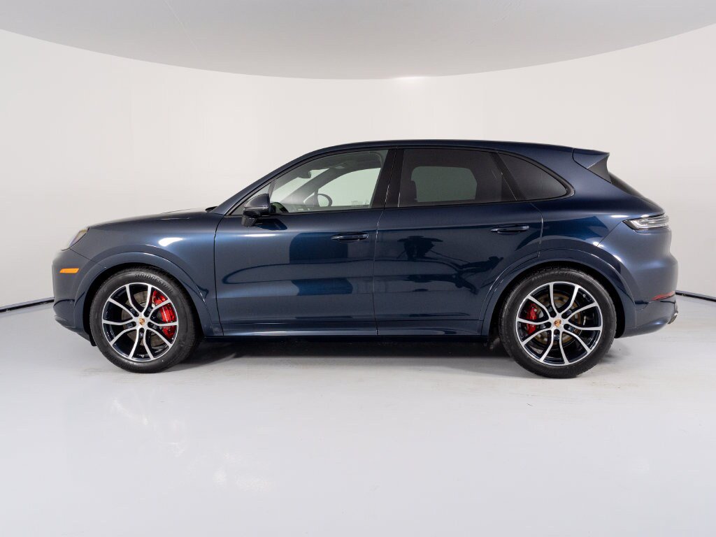 New 2026 Porsche Cayenne GTS AWD/4WD image 8