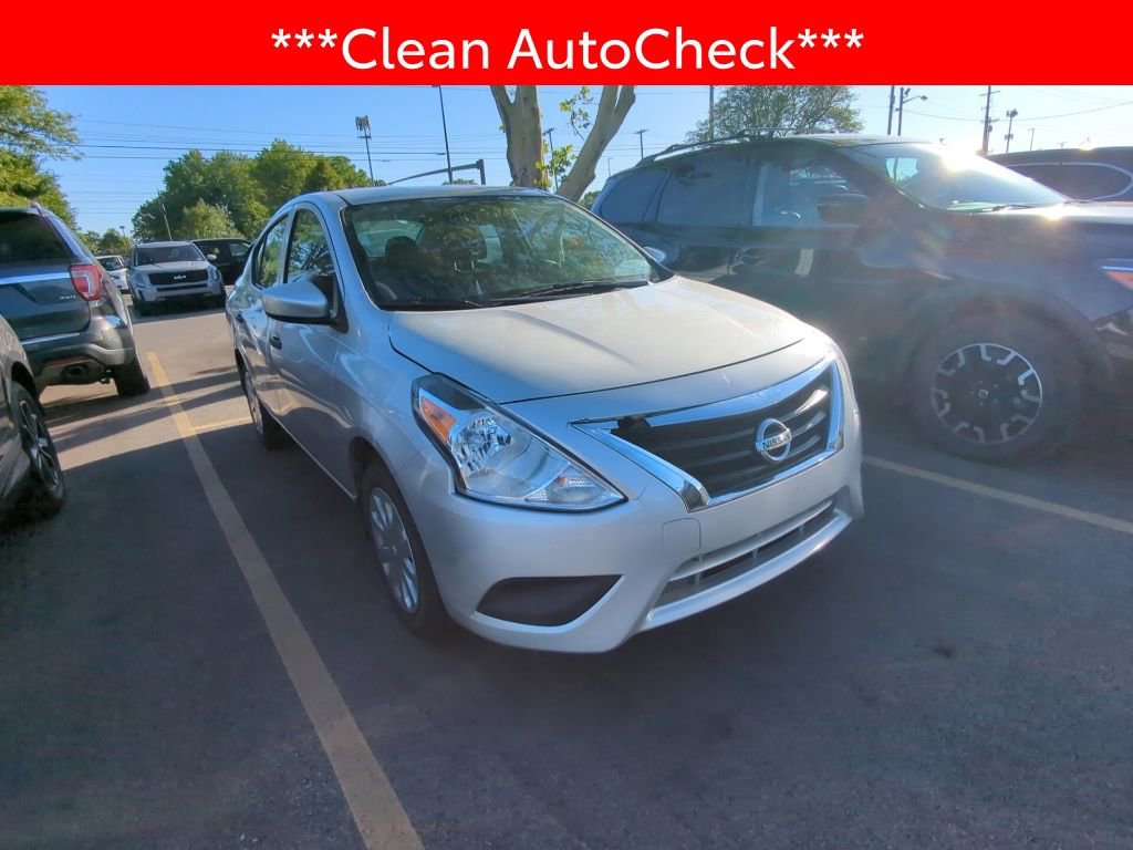 Used 2018 Nissan Versa S Plus FWD image 3