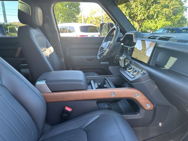 Used 2023 Land Rover Defender 130 X AWD/4WD image 38