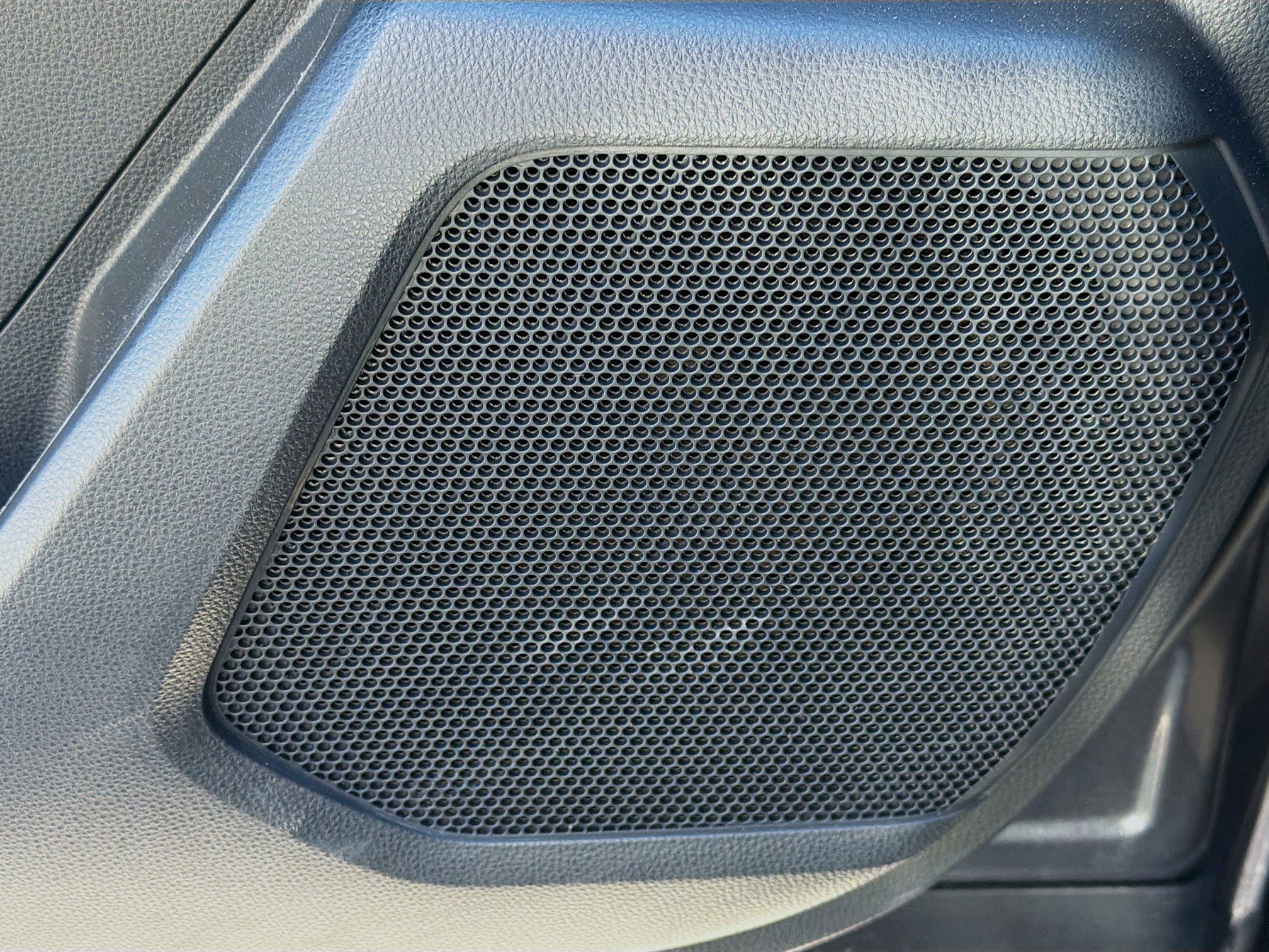 Used 2023 Toyota Highlander LE image 24