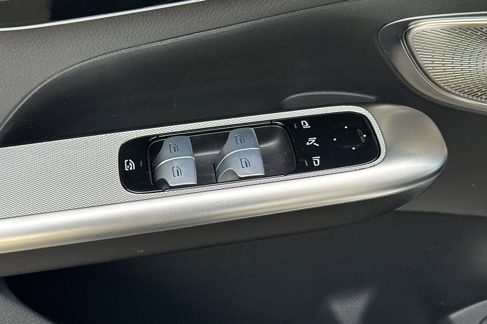 Certified 2024 Mercedes-Benz GLC 300 image 28