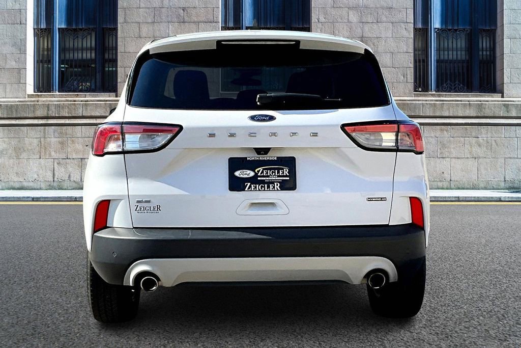 Certified 2021 Ford Escape SE image 4