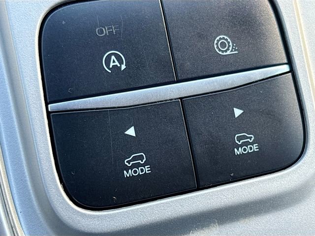 Used 2024 Ford Explorer XLT w/ Equipment Group 202A image 28