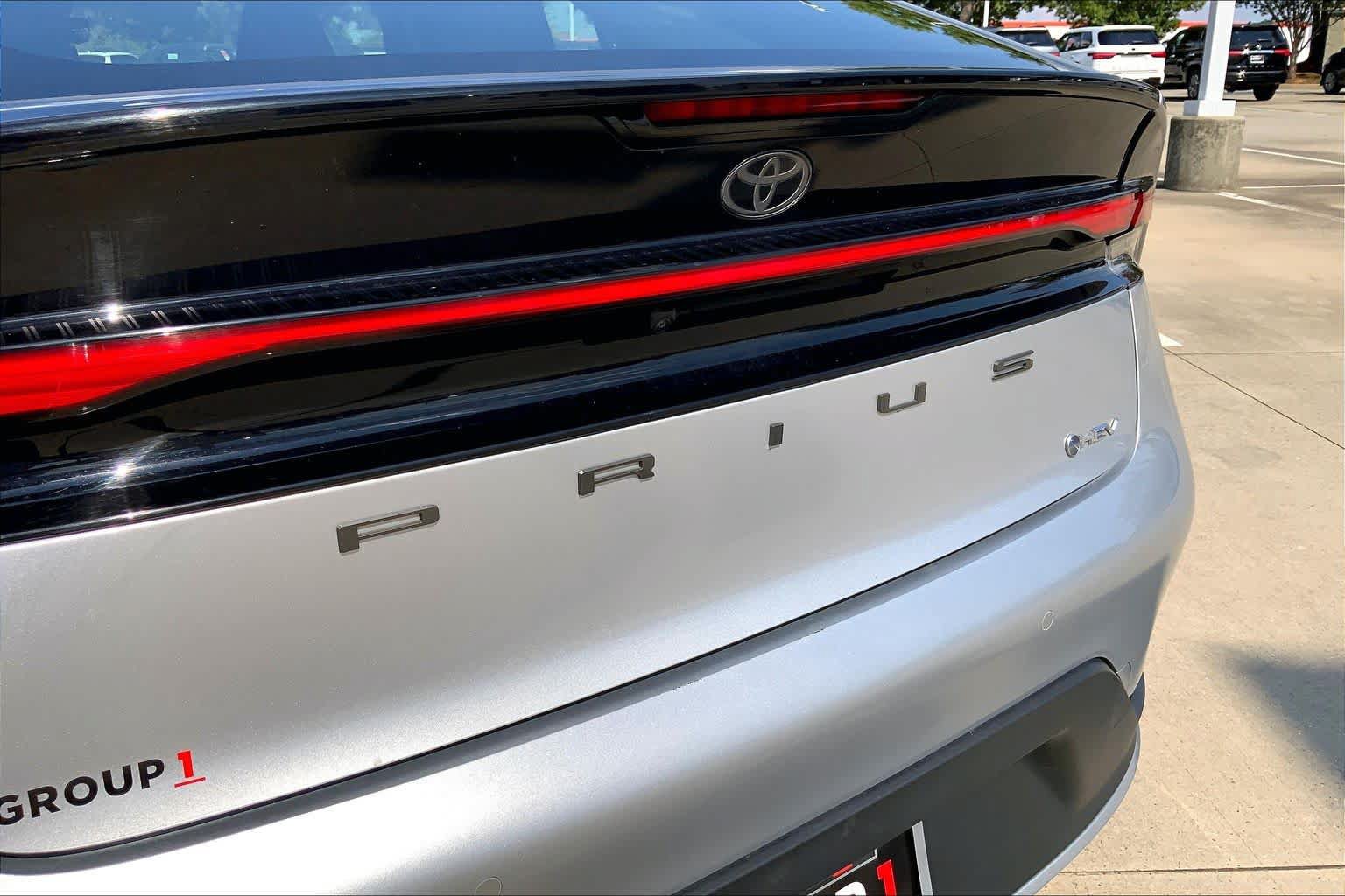 Used 2025 Toyota Prius LE FWD image 32