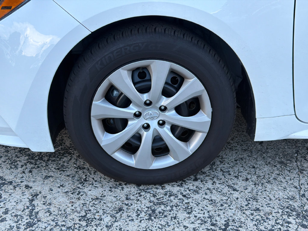Used 2026 Toyota Corolla LE FWD image 13