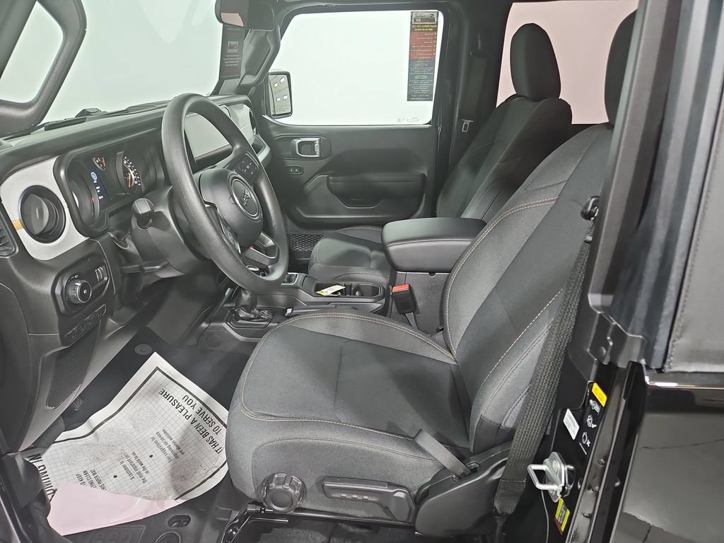 Used 2026 Jeep Wrangler Sport AWD/4WD image 9
