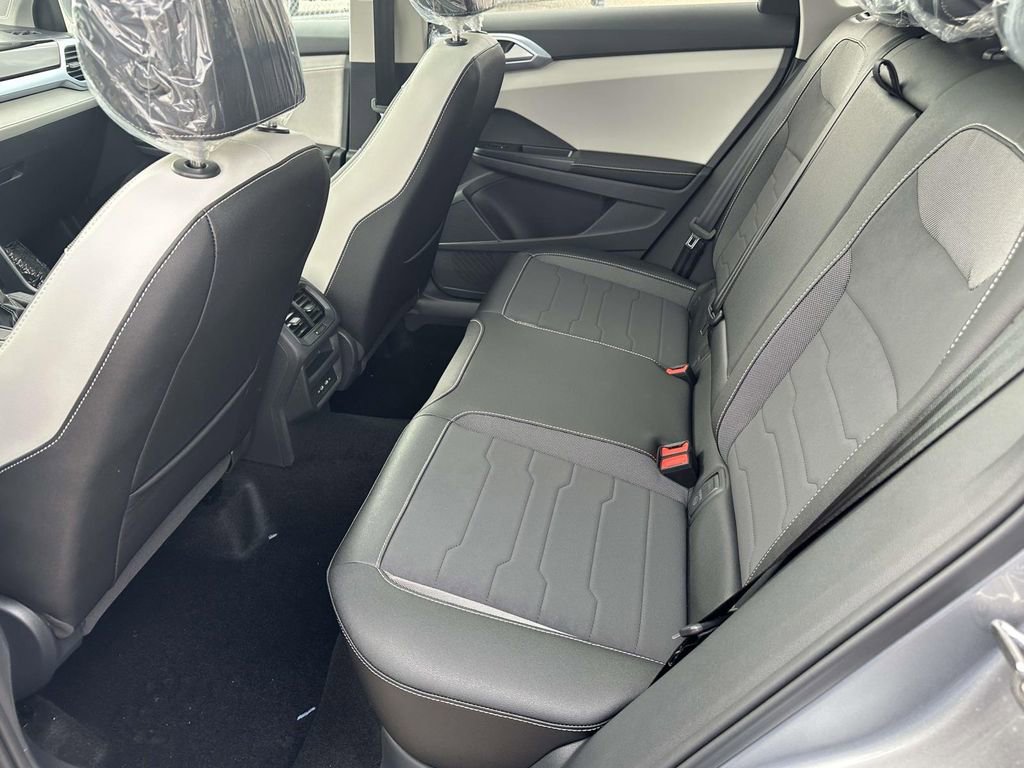 New 2026 Volkswagen Taos SE AWD/4WD image 8