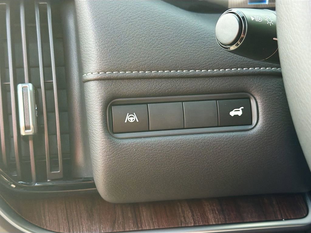 New 2026 Nissan Armada SL image 10