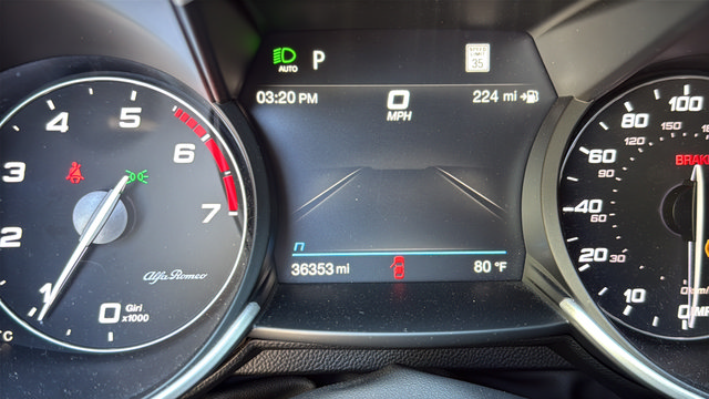 Used 2023 Alfa Romeo Giulia Veloce RWD image 16