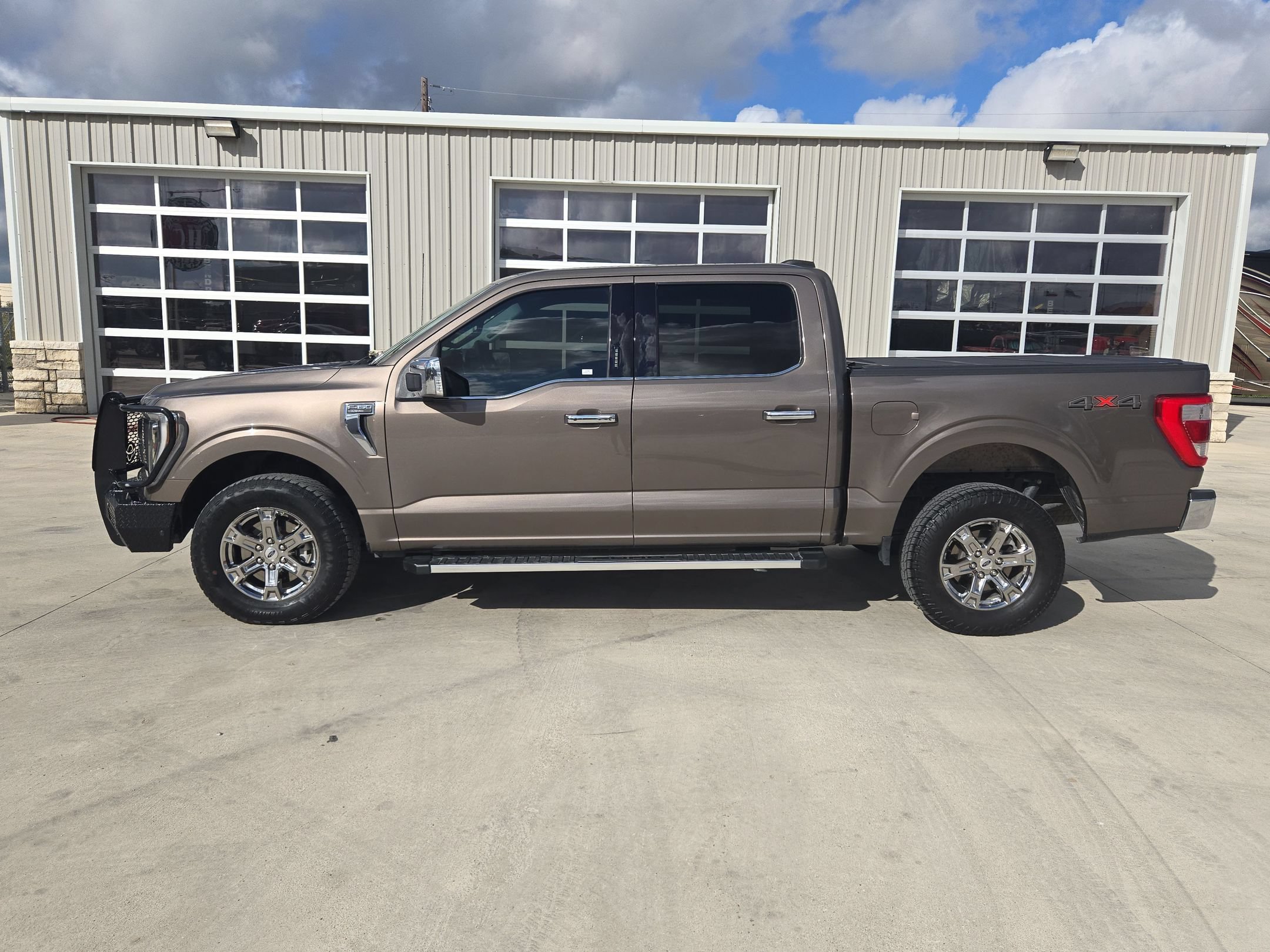 Used 2022 Ford F150 Lariat w/ Equipment Group 502A High AWD/4WD image 6