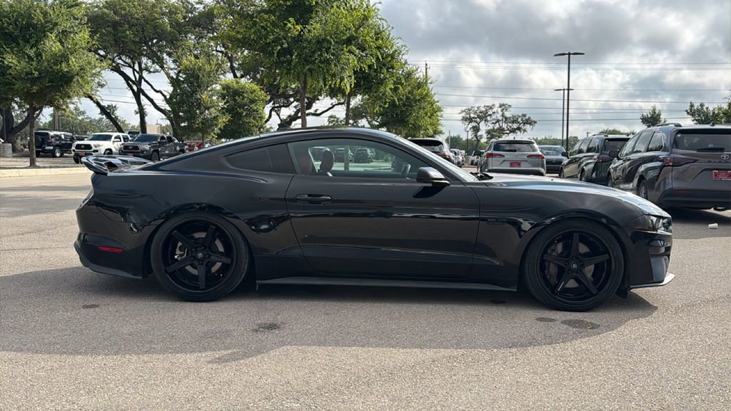 Used 2022 Ford Mustang GT w/ Equipment Group 301A RWD image 4