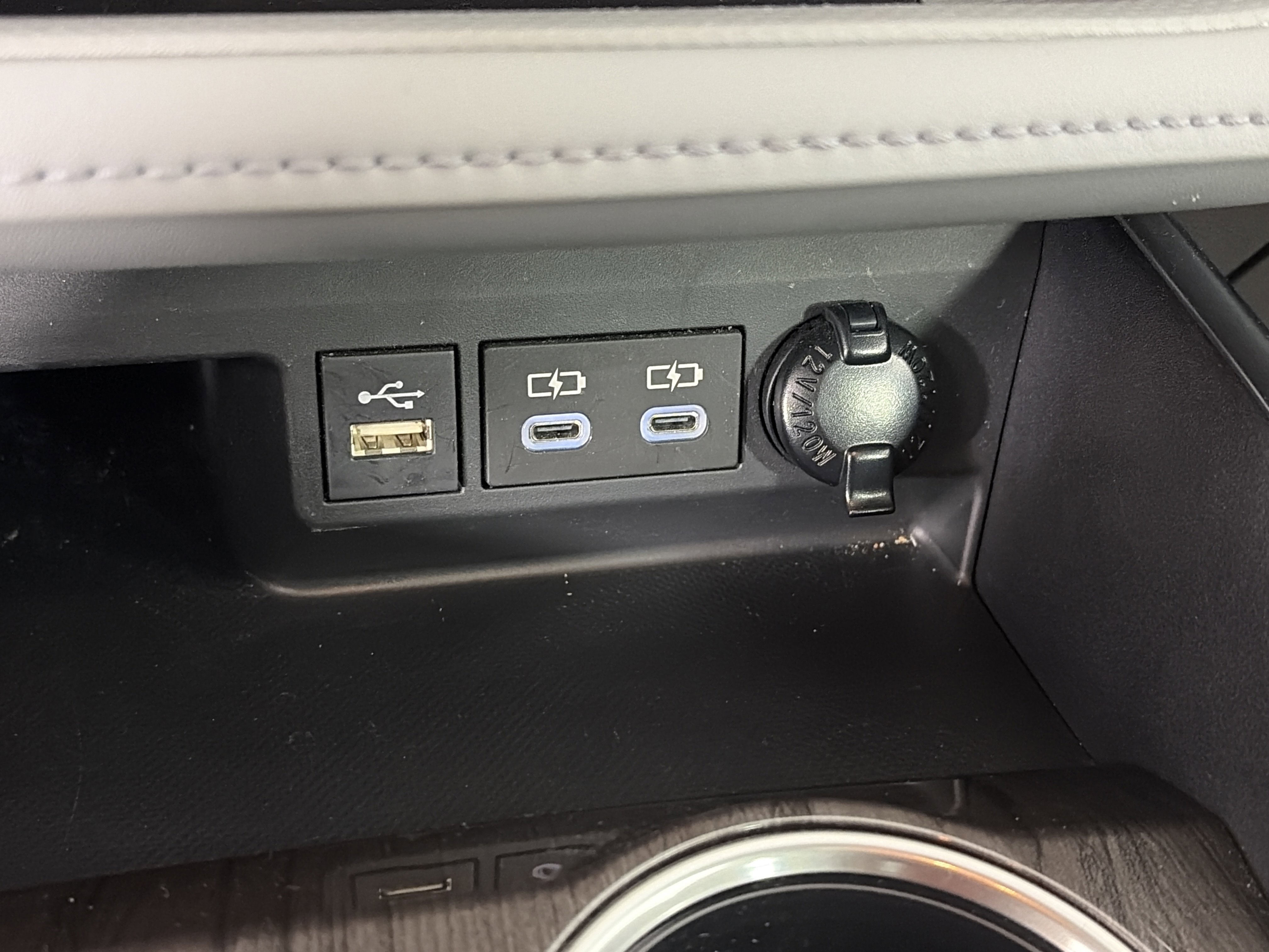 Used 2023 Toyota Highlander Platinum image 27