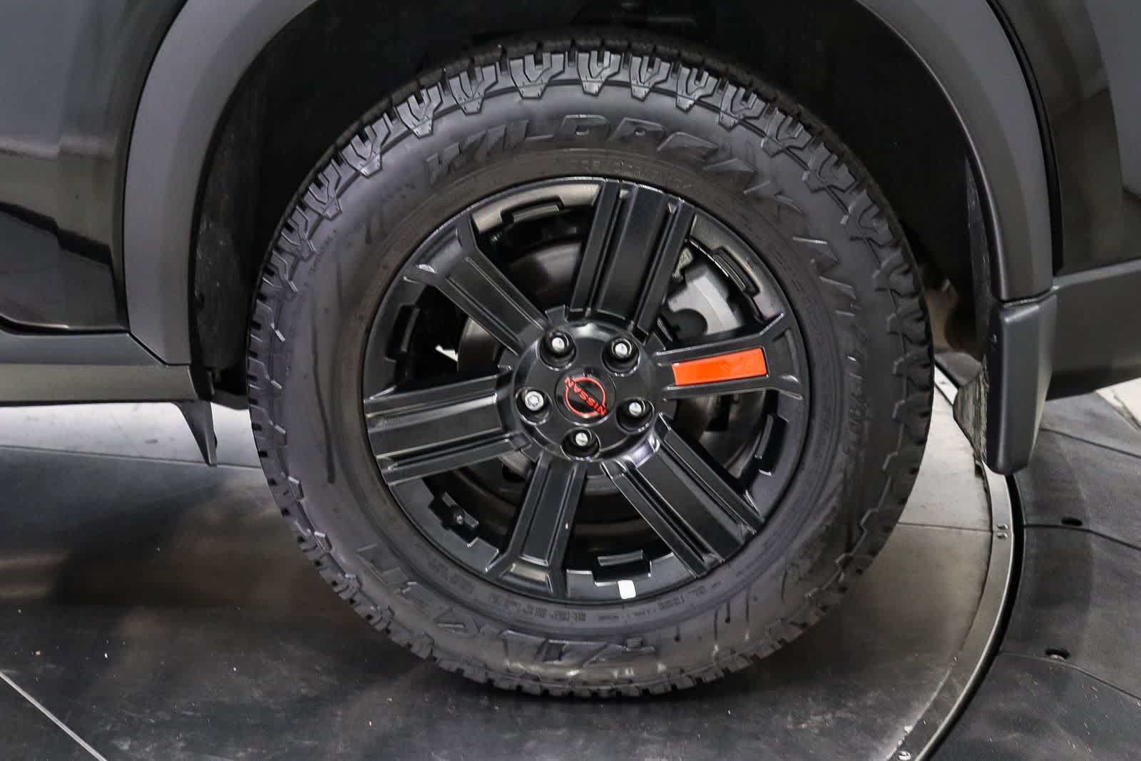 Used 2025 Nissan Rogue SV AWD/4WD image 10