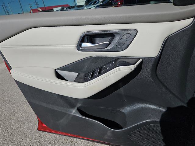 Used 2024 Nissan Rogue SL w/ SL Premium Package image 13