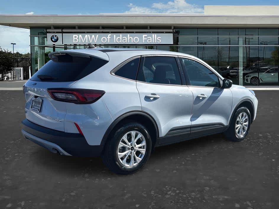 Used 2025 Ford Escape Active AWD/4WD image 7
