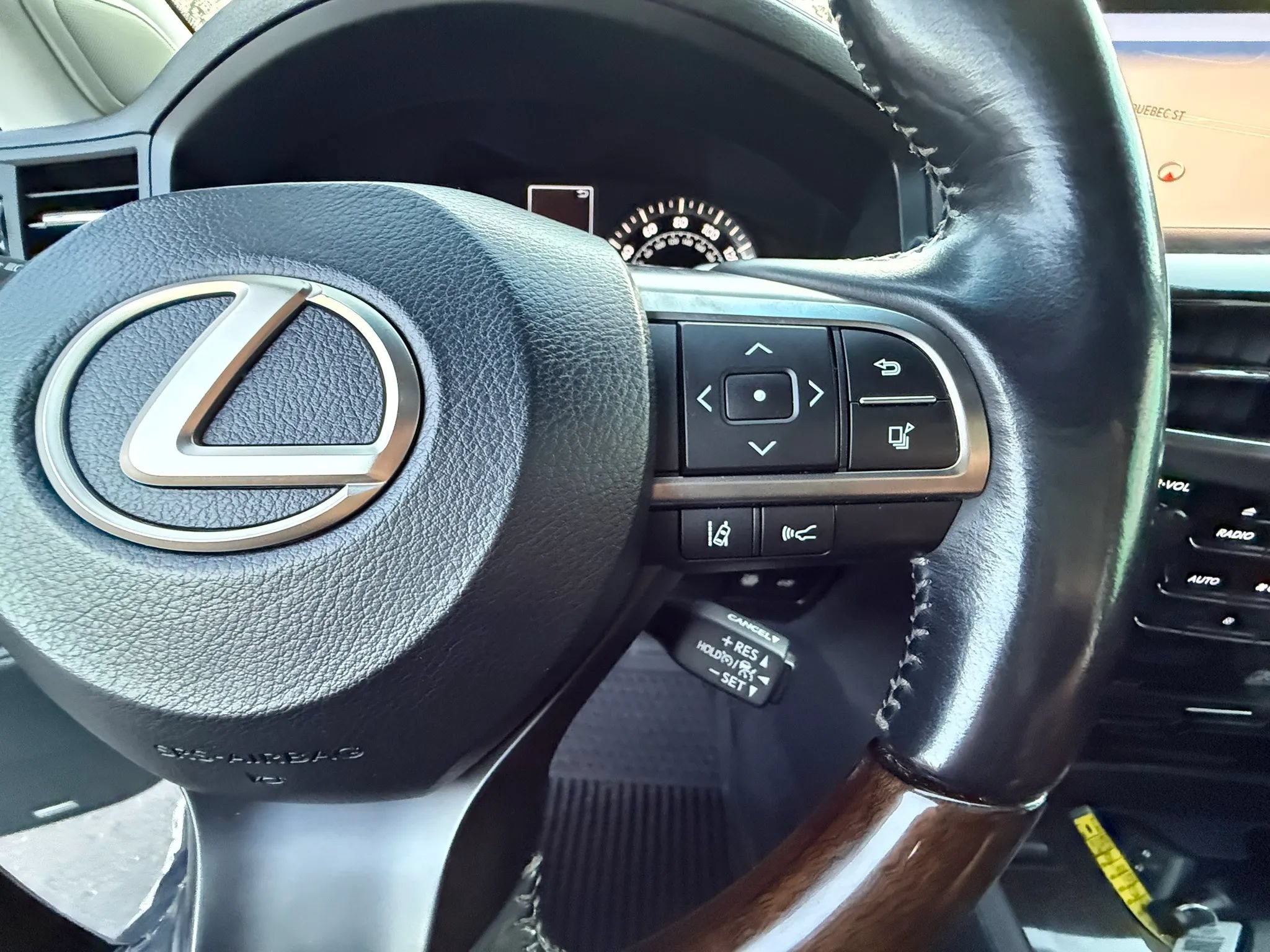 Used 2017 Lexus LX 570 4WD image 30