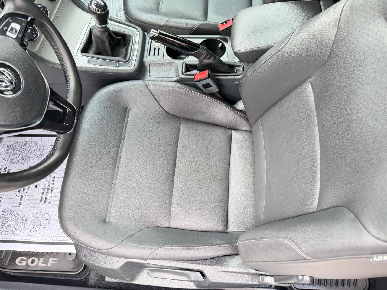 Used 2015 Volkswagen Golf S FWD image 14