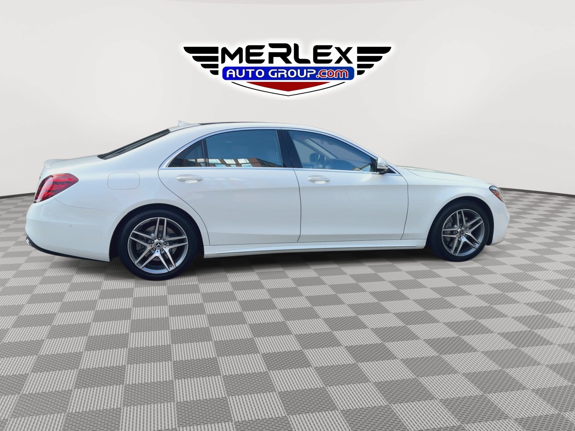 Used 2019 Mercedes-Benz S 560 4MATIC Sedan w/ AMG Line Exterior image 9