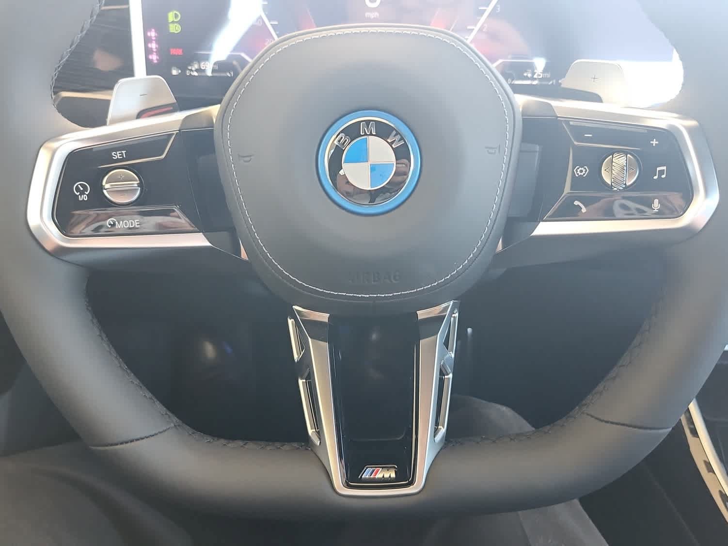 New 2026 BMW 750e xDrive w/ Executive Package AWD/4WD image 21