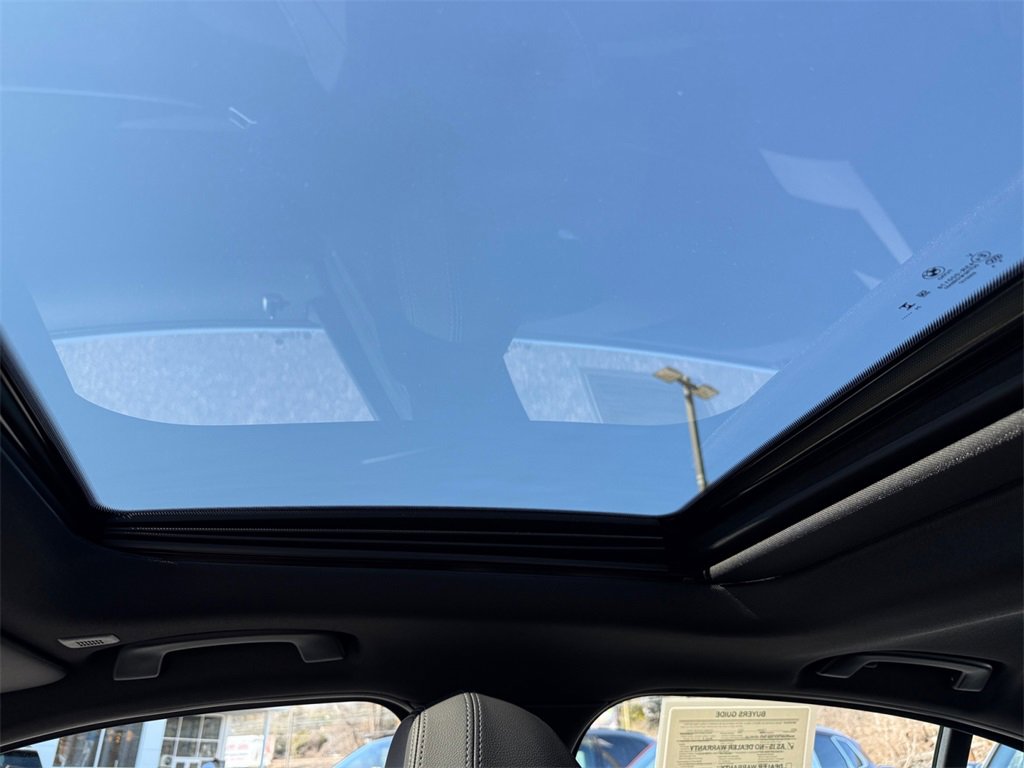 Certified 2025 BMW 330i xDrive Sedan w/ Premium Package image 33