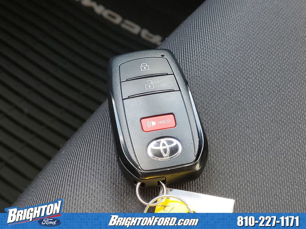 Used 2025 Toyota Tacoma TRD Sport AWD/4WD image 27