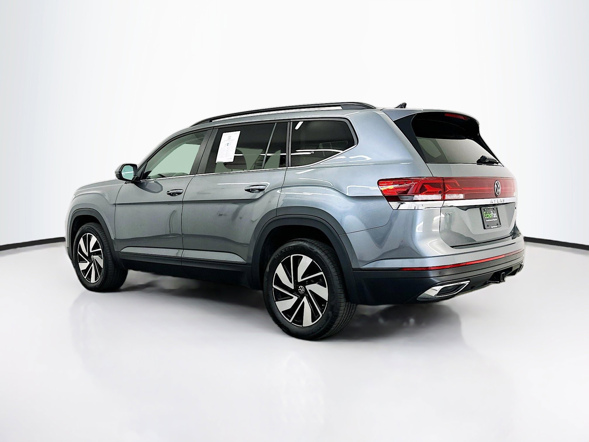 Used 2025 Volkswagen Atlas SE AWD/4WD image 5